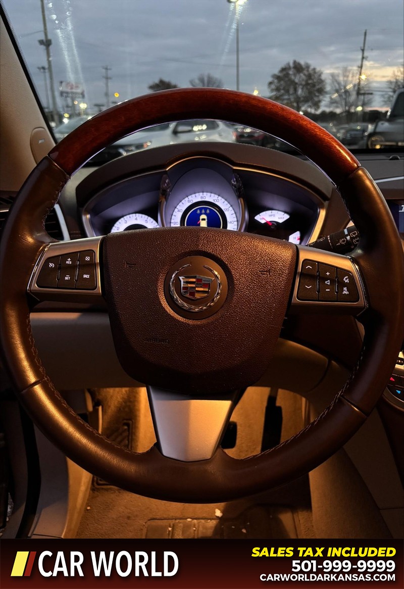 Cadillac SRX Vehicle Full-screen Gallery Image 18