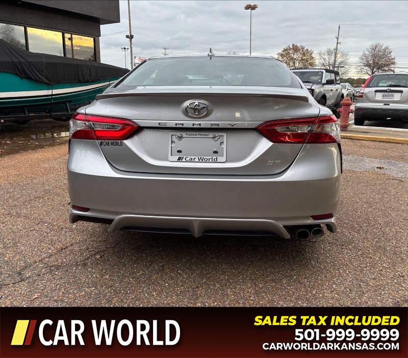 Toyota Camry Vehicle Full-screen Gallery Image 4