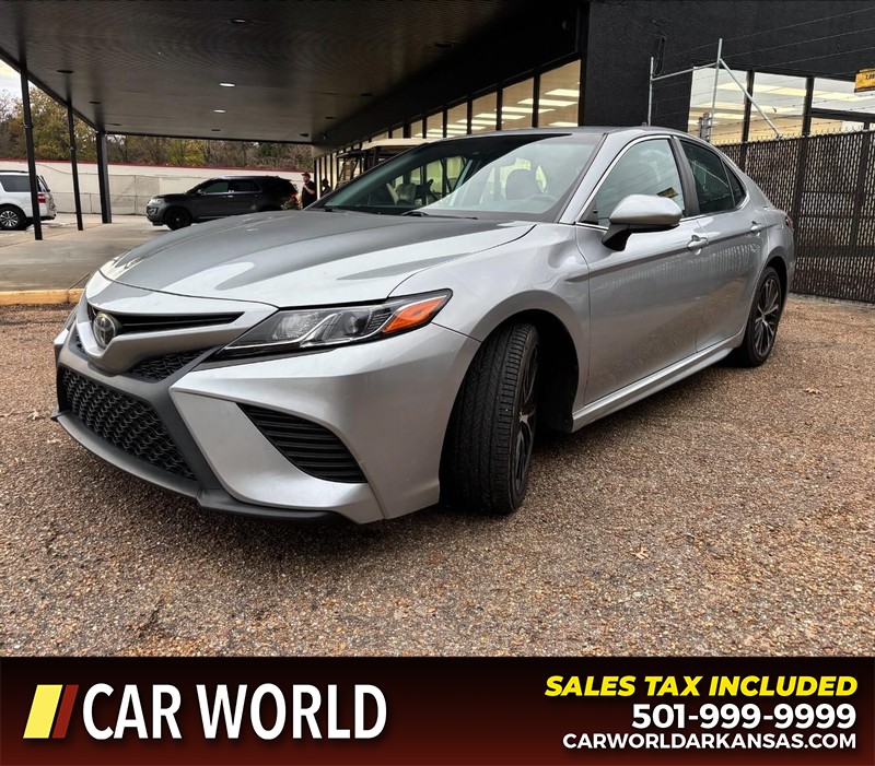 Toyota Camry Vehicle Full-screen Gallery Image 9