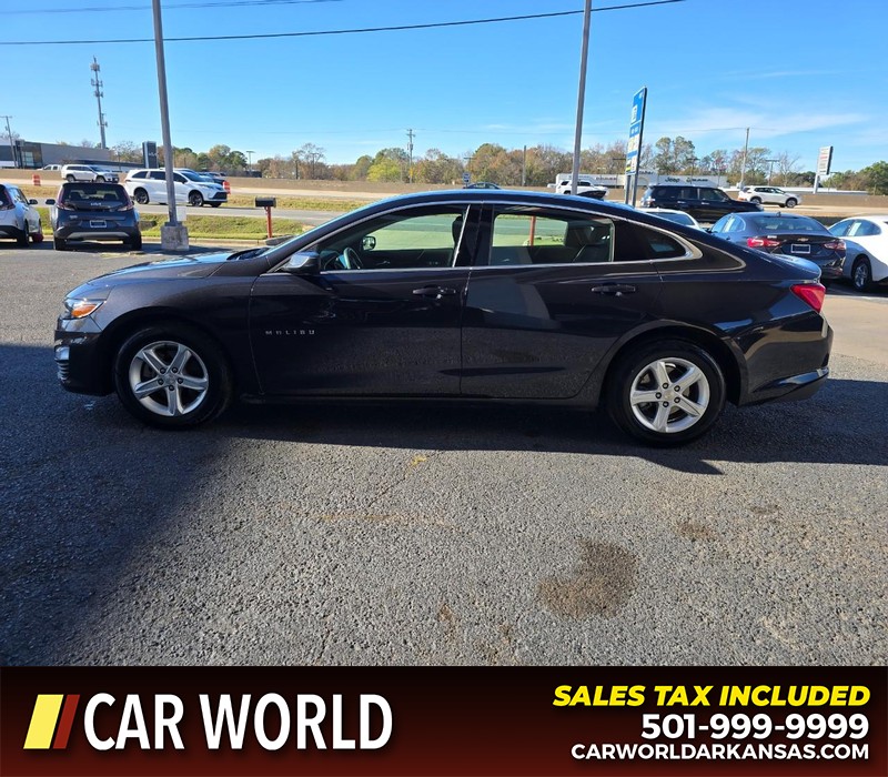 Chevrolet Malibu Vehicle Full-screen Gallery Image 4