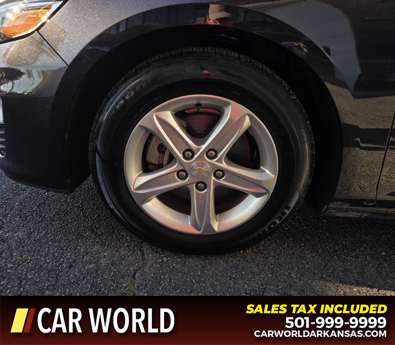 Chevrolet Malibu Vehicle Full-screen Gallery Image 6