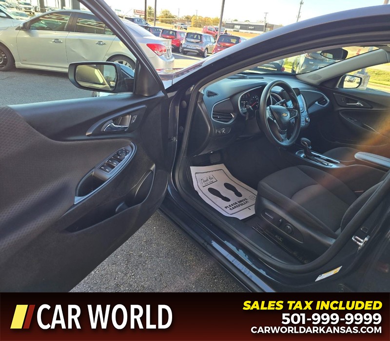 Chevrolet Malibu Vehicle Full-screen Gallery Image 7