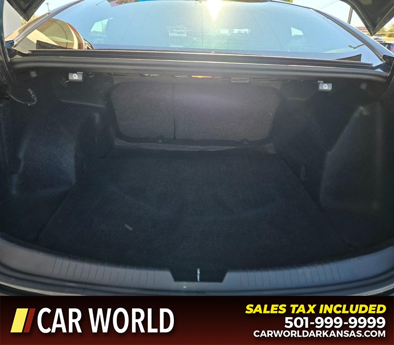 Chevrolet Malibu Vehicle Full-screen Gallery Image 13