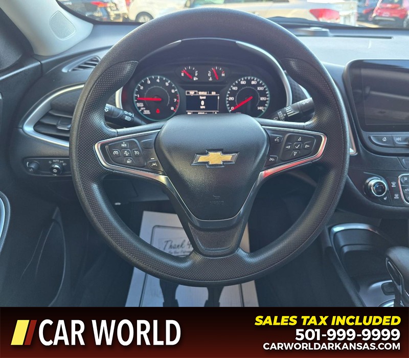 Chevrolet Malibu Vehicle Full-screen Gallery Image 15