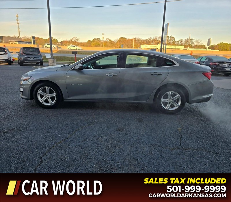 Chevrolet Malibu Vehicle Full-screen Gallery Image 4