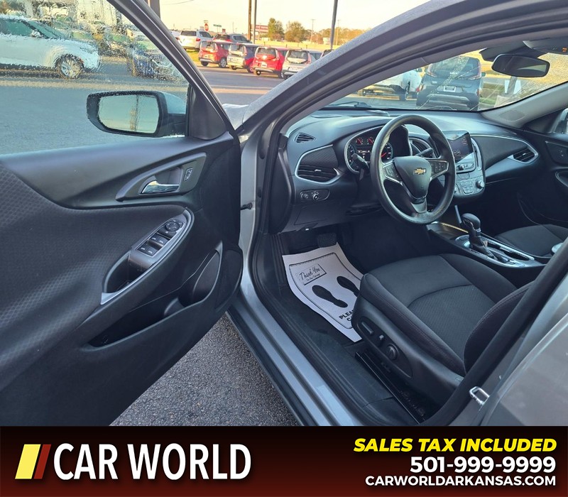 Chevrolet Malibu Vehicle Full-screen Gallery Image 7