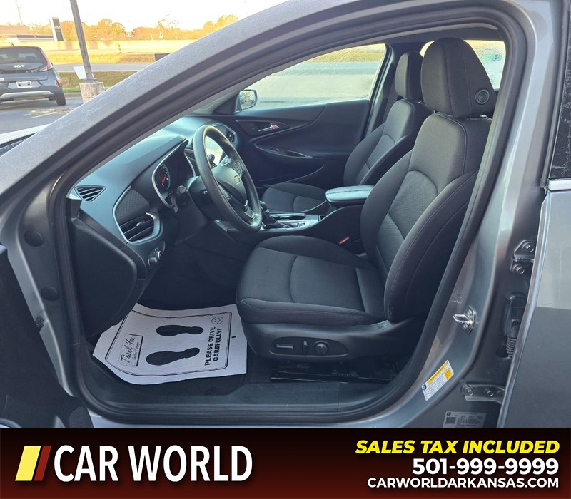 Chevrolet Malibu Vehicle Full-screen Gallery Image 8