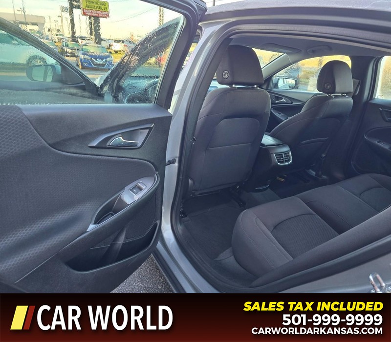 Chevrolet Malibu Vehicle Full-screen Gallery Image 9