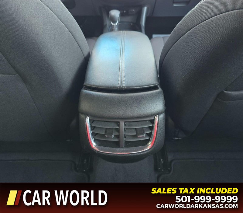 Chevrolet Malibu Vehicle Full-screen Gallery Image 19