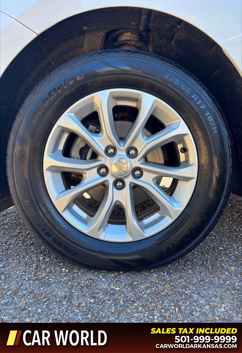 Chevrolet Equinox Vehicle Full-screen Gallery Image 11