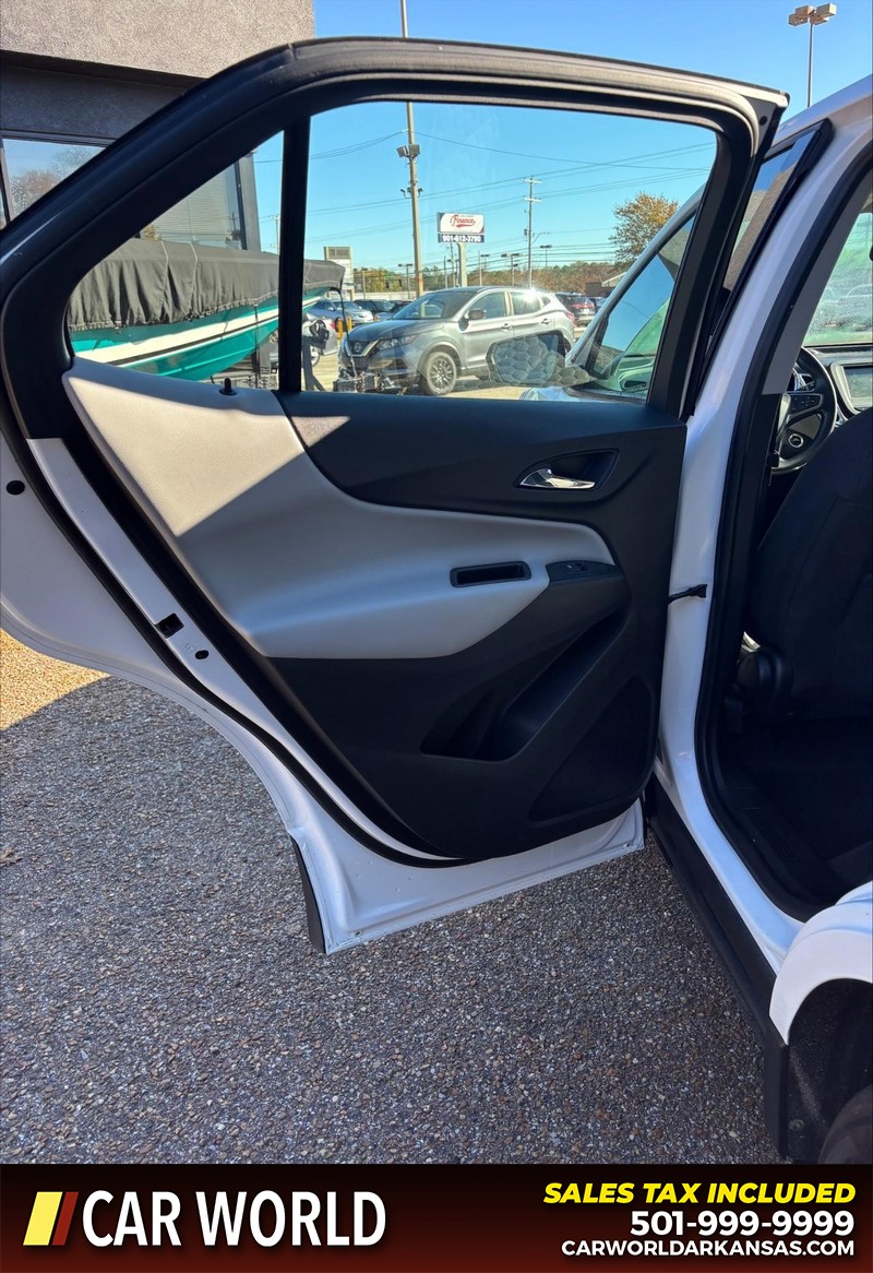 Chevrolet Equinox Vehicle Full-screen Gallery Image 14