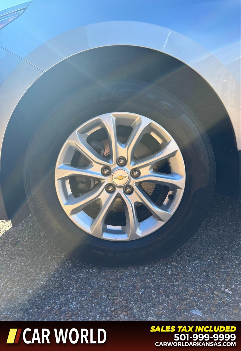 Chevrolet Equinox Vehicle Full-screen Gallery Image 11