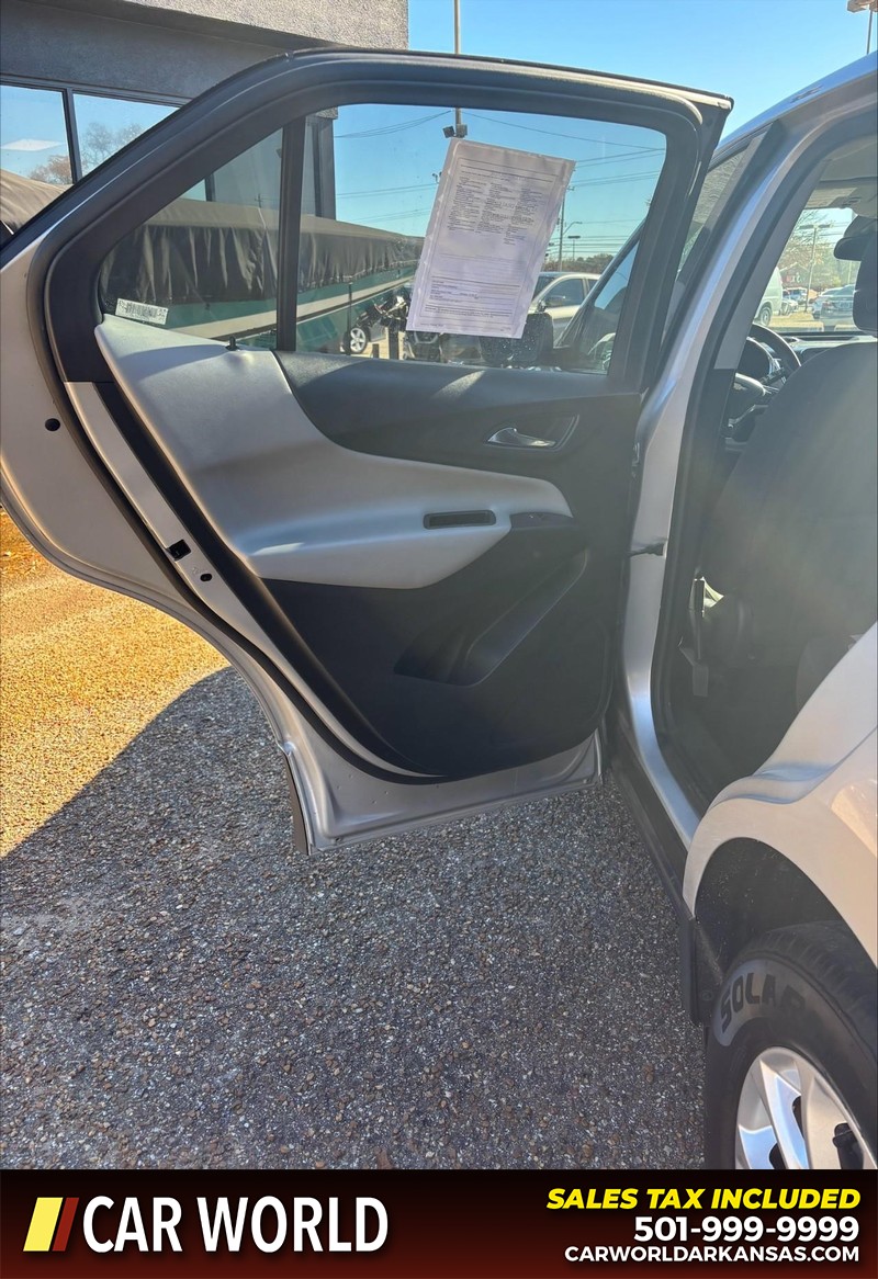 Chevrolet Equinox Vehicle Full-screen Gallery Image 14