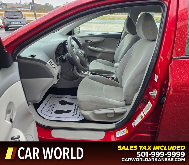 Toyota Corolla Vehicle Full-screen Gallery Image 8