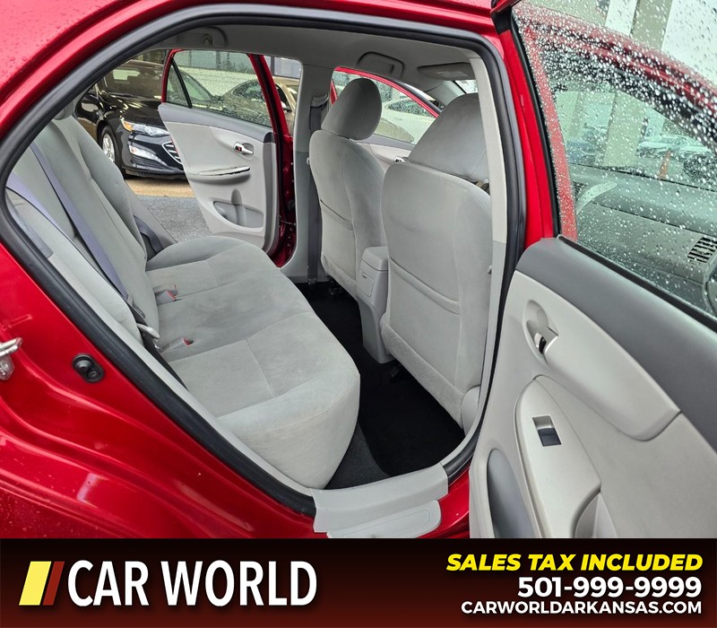 Toyota Corolla Vehicle Full-screen Gallery Image 12