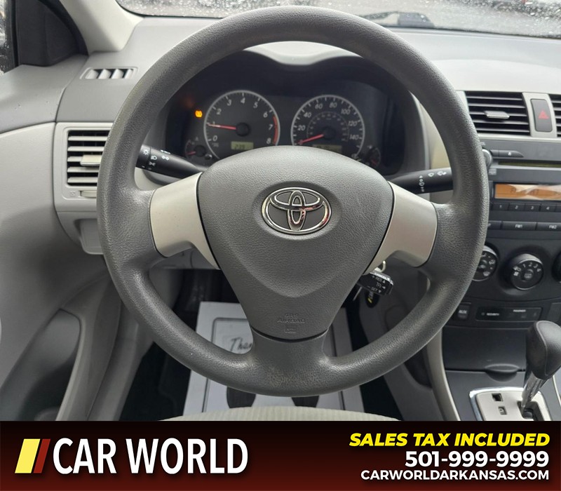 Toyota Corolla Vehicle Full-screen Gallery Image 15