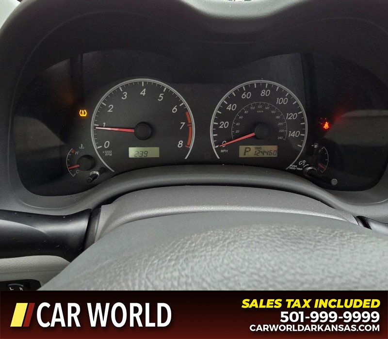 Toyota Corolla Vehicle Full-screen Gallery Image 17