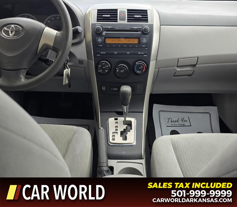 Toyota Corolla Vehicle Full-screen Gallery Image 18