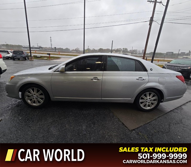 Toyota Avalon Vehicle Full-screen Gallery Image 4