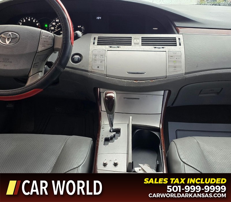 Toyota Avalon Vehicle Full-screen Gallery Image 18