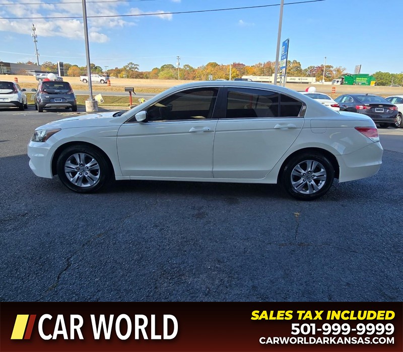 Honda Accord Sedan Vehicle Full-screen Gallery Image 4