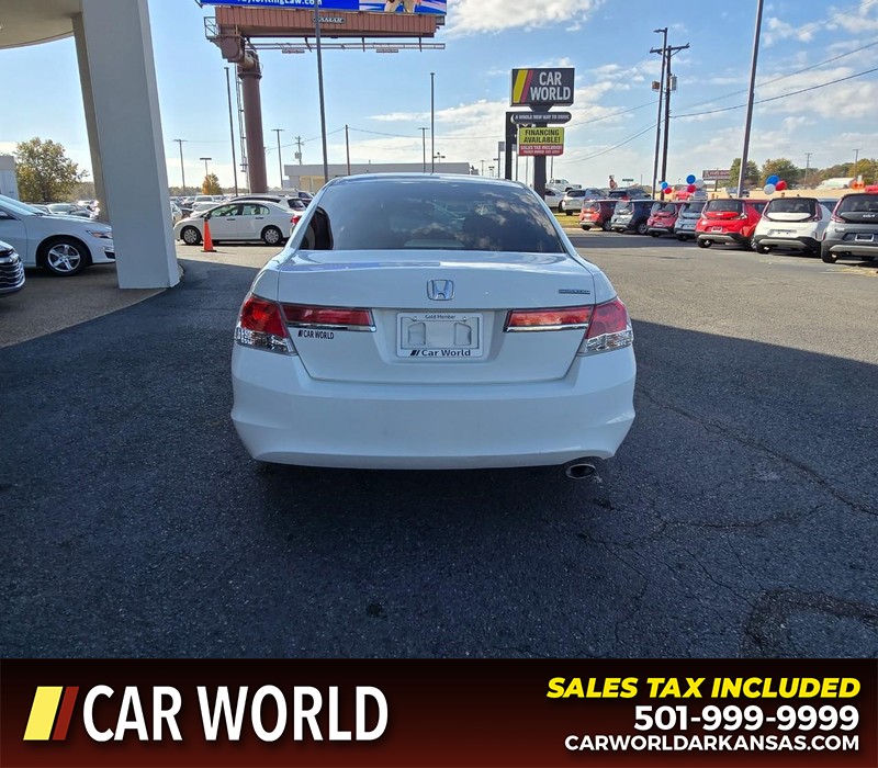 Honda Accord Sedan Vehicle Full-screen Gallery Image 5