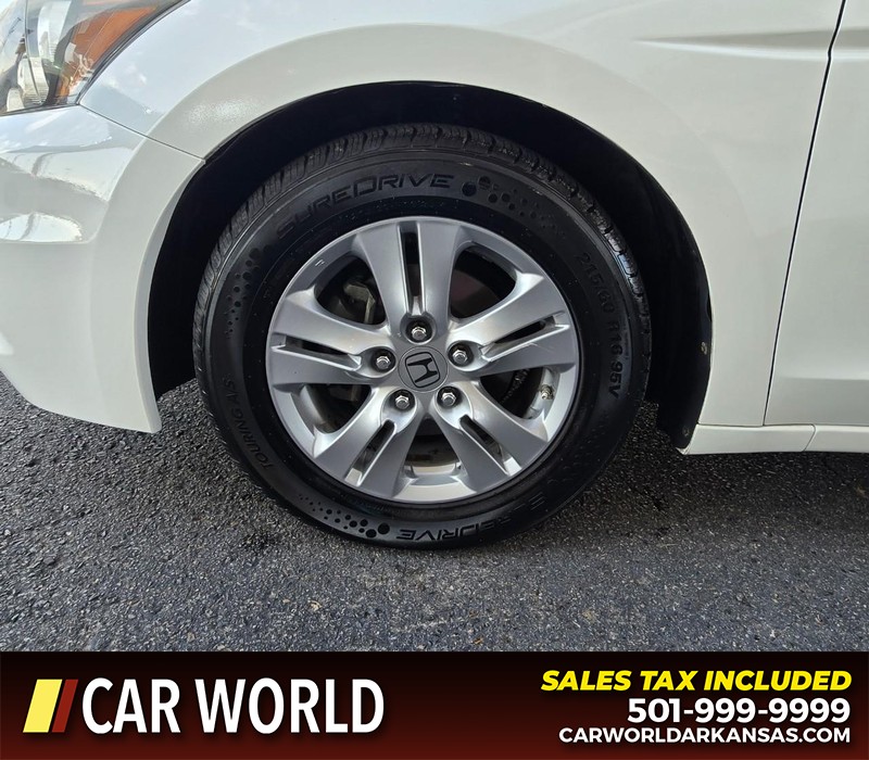 Honda Accord Sedan Vehicle Full-screen Gallery Image 6