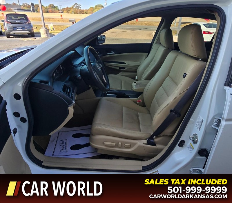 Honda Accord Sedan Vehicle Full-screen Gallery Image 8