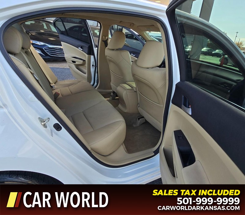 Honda Accord Sedan Vehicle Full-screen Gallery Image 12