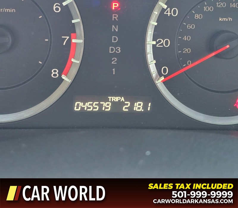 Honda Accord Sedan Vehicle Full-screen Gallery Image 15