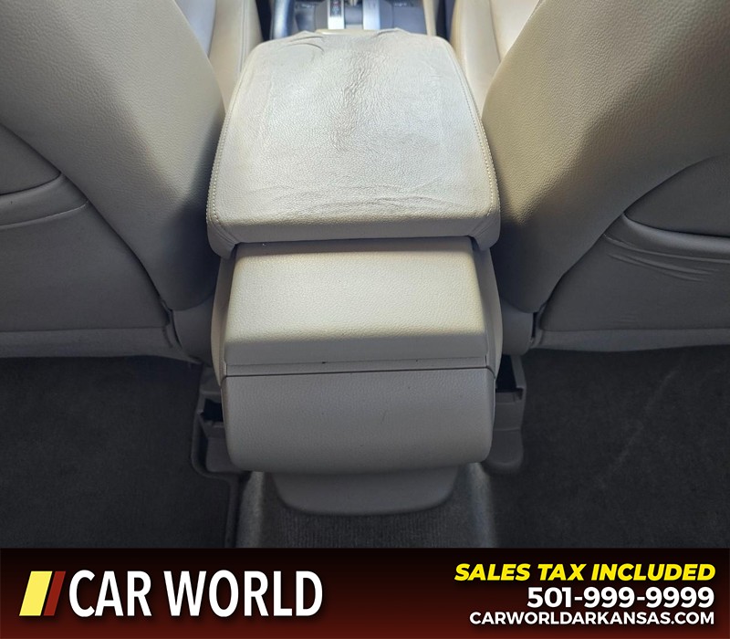 Honda Accord Sedan Vehicle Full-screen Gallery Image 18