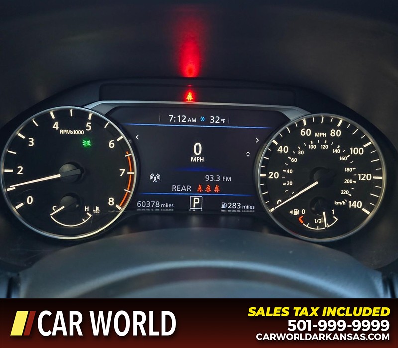 Nissan Altima Vehicle Full-screen Gallery Image 17