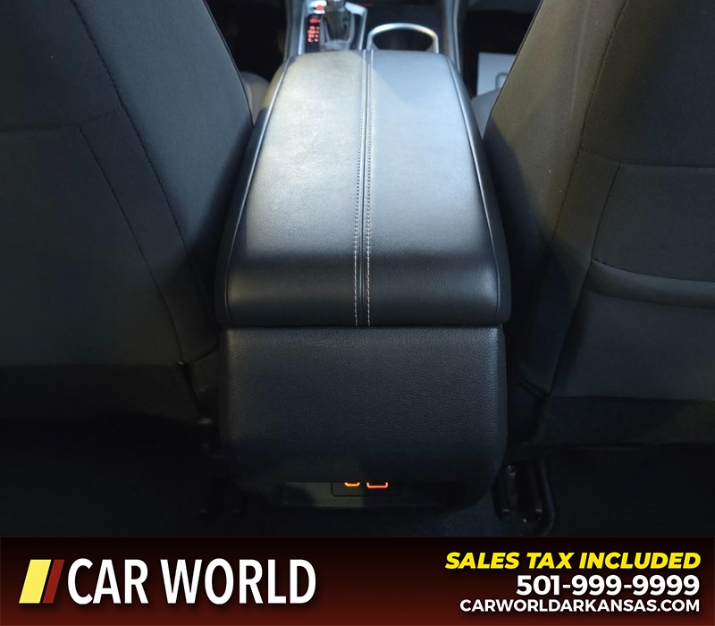 Nissan Altima Vehicle Full-screen Gallery Image 19