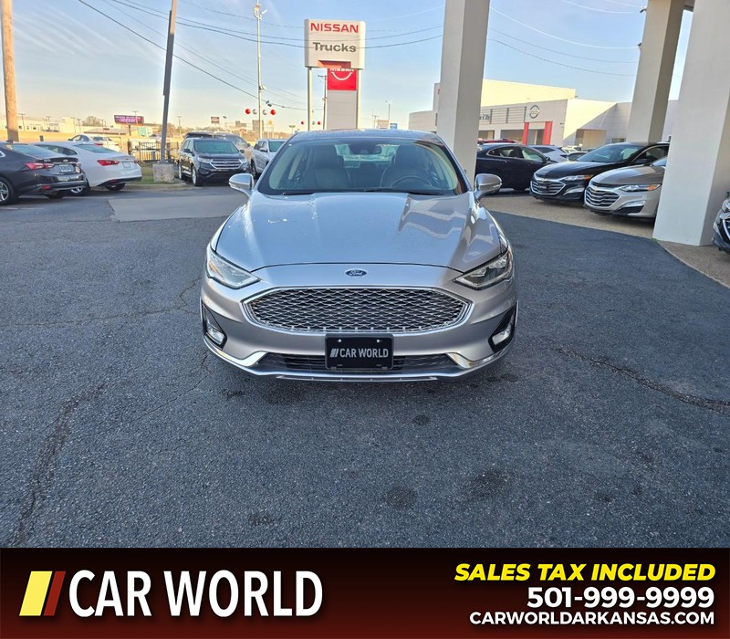 Ford Fusion Vehicle Full-screen Gallery Image 2