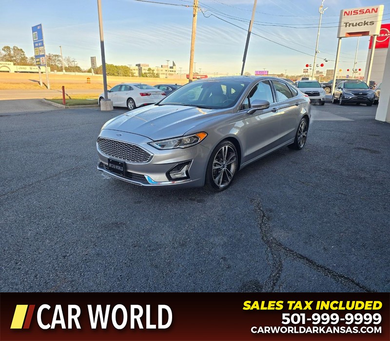 Ford Fusion Vehicle Full-screen Gallery Image 3