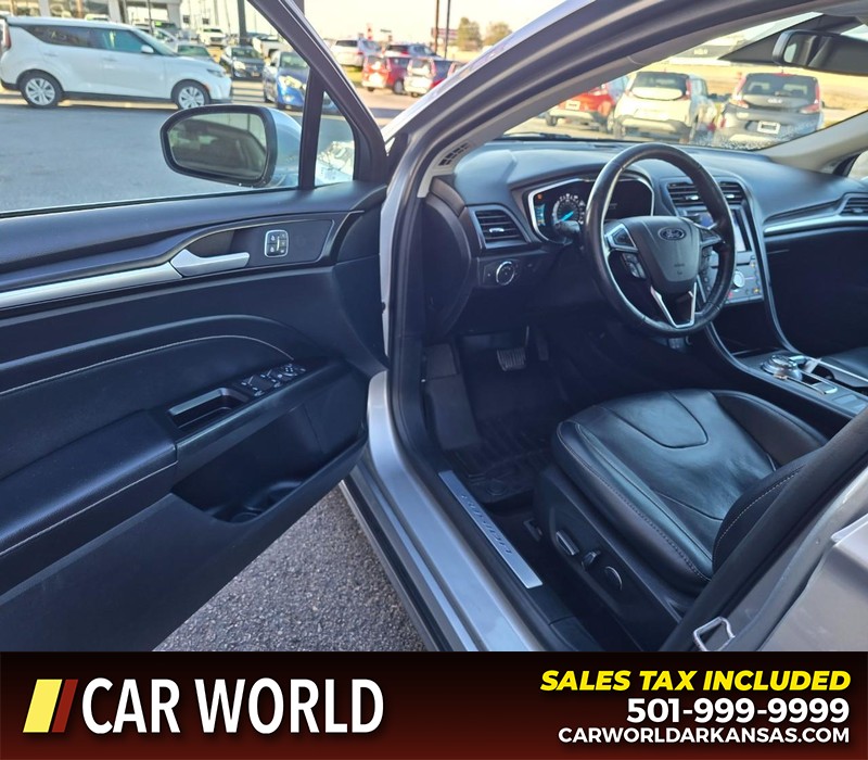 Ford Fusion Vehicle Full-screen Gallery Image 8