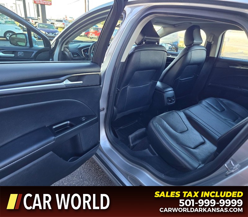 Ford Fusion Vehicle Full-screen Gallery Image 10