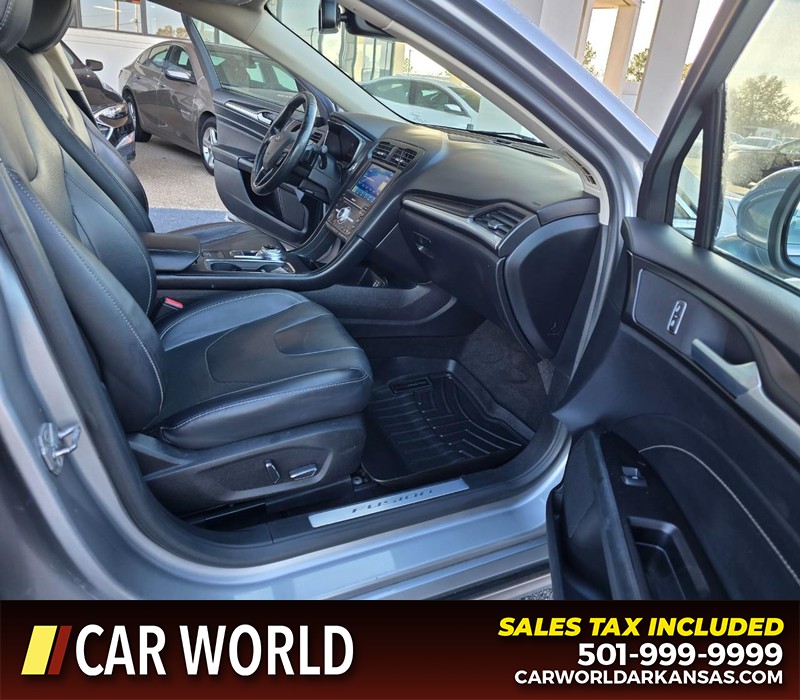 Ford Fusion Vehicle Full-screen Gallery Image 12