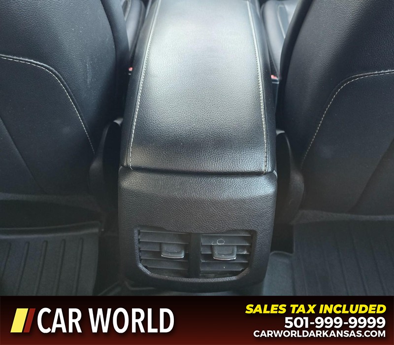 Ford Fusion Vehicle Full-screen Gallery Image 21