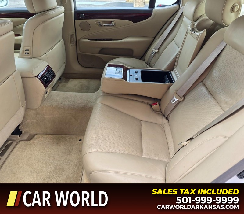 Lexus LS 460 Vehicle Full-screen Gallery Image 11