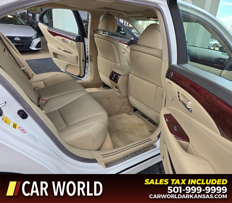 Lexus LS 460 Vehicle Full-screen Gallery Image 13