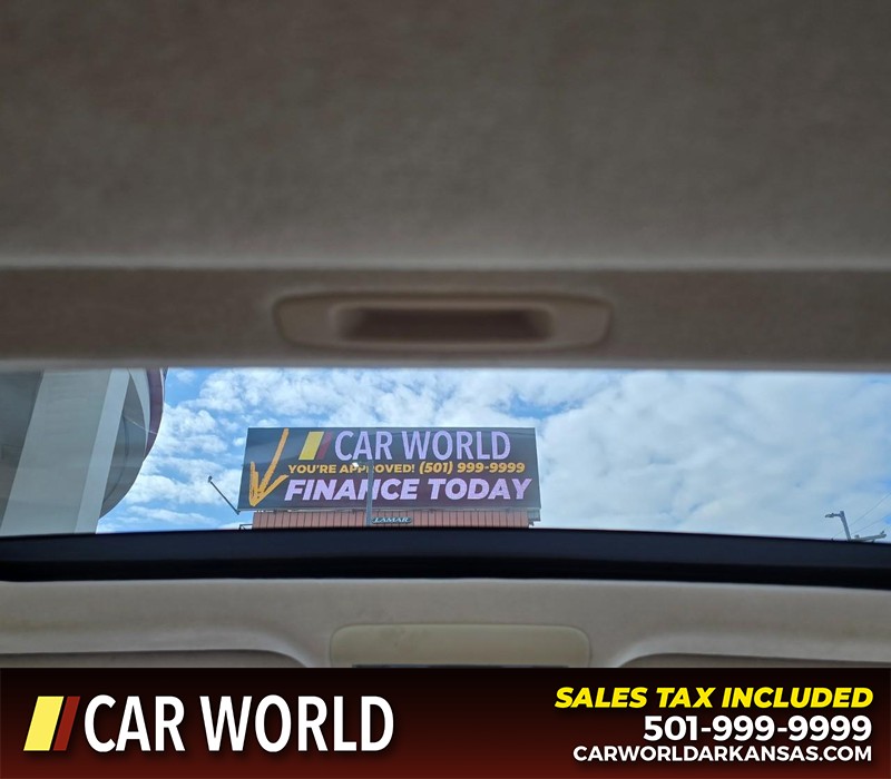 Lexus LS 460 Vehicle Full-screen Gallery Image 22