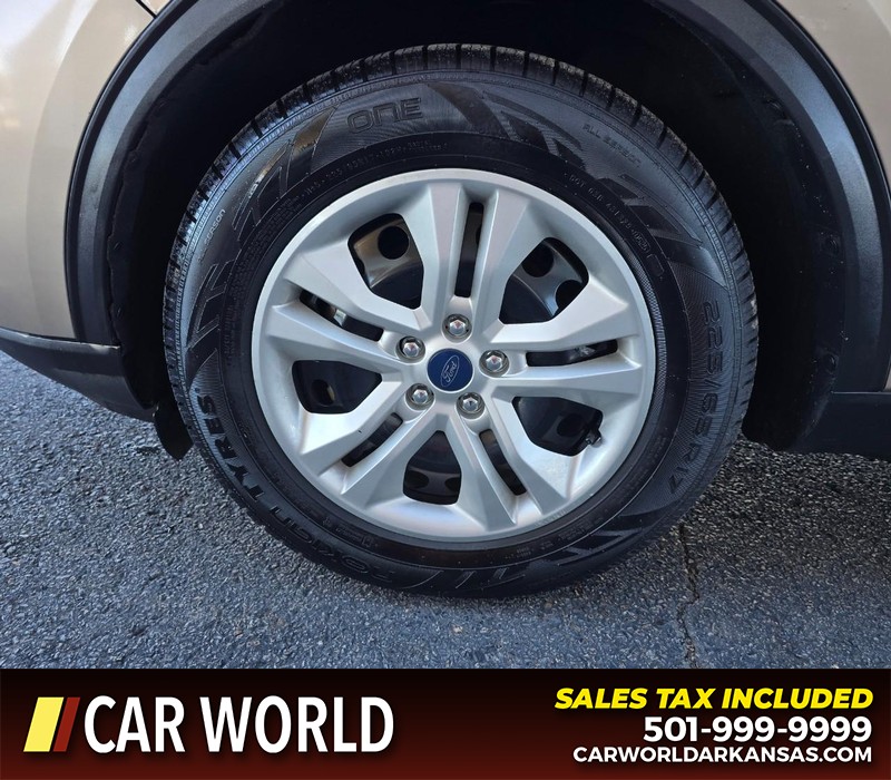 Ford Escape Vehicle Full-screen Gallery Image 6