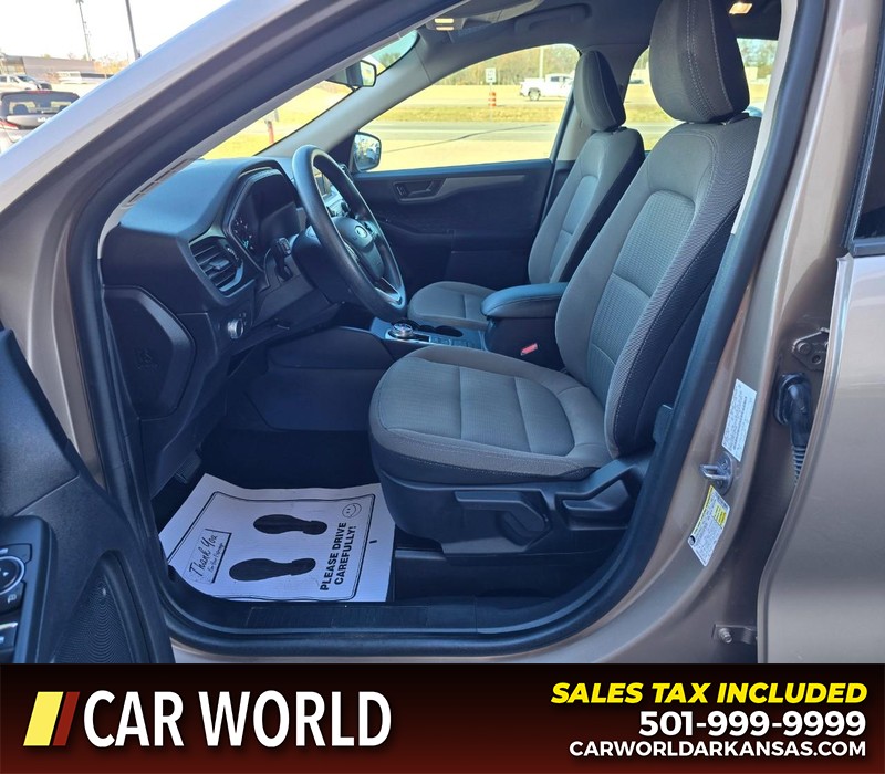 Ford Escape Vehicle Full-screen Gallery Image 8