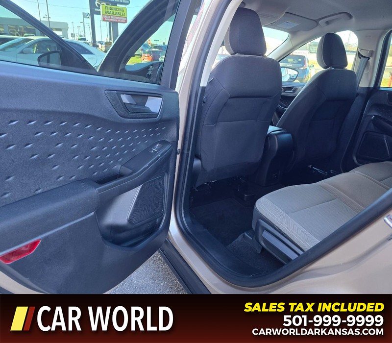 Ford Escape Vehicle Full-screen Gallery Image 9