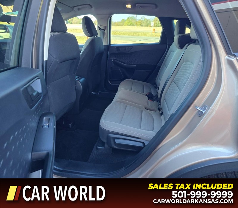 Ford Escape Vehicle Full-screen Gallery Image 10