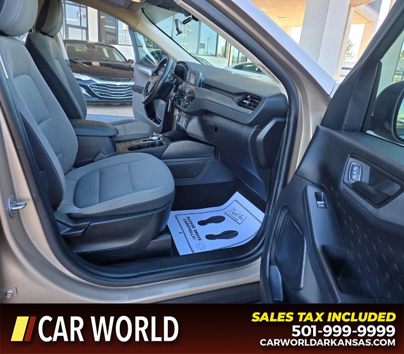 Ford Escape Vehicle Full-screen Gallery Image 11