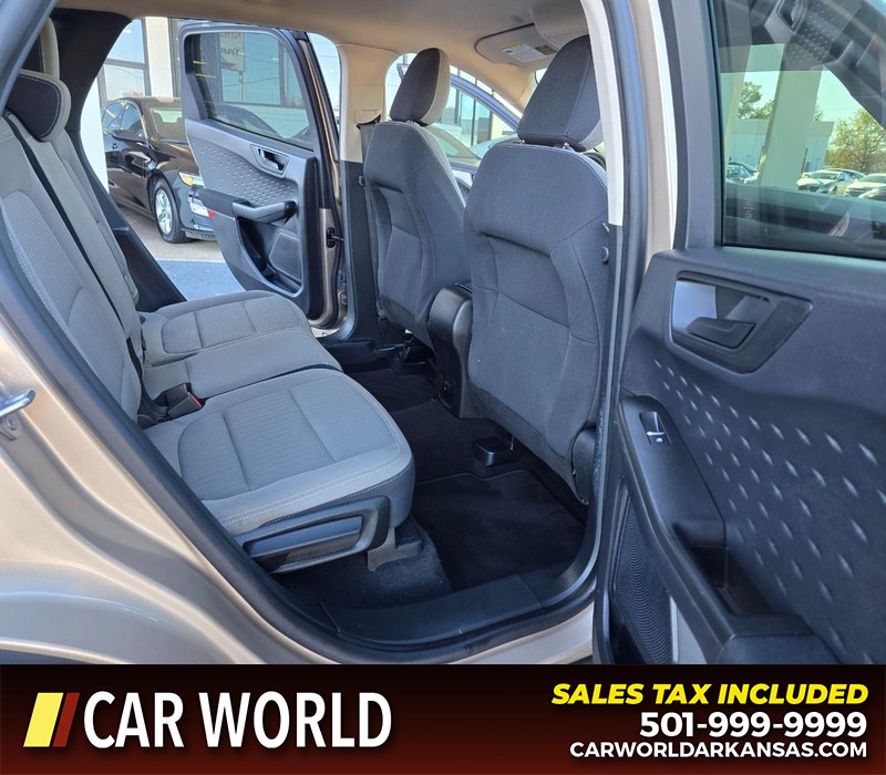 Ford Escape Vehicle Full-screen Gallery Image 12