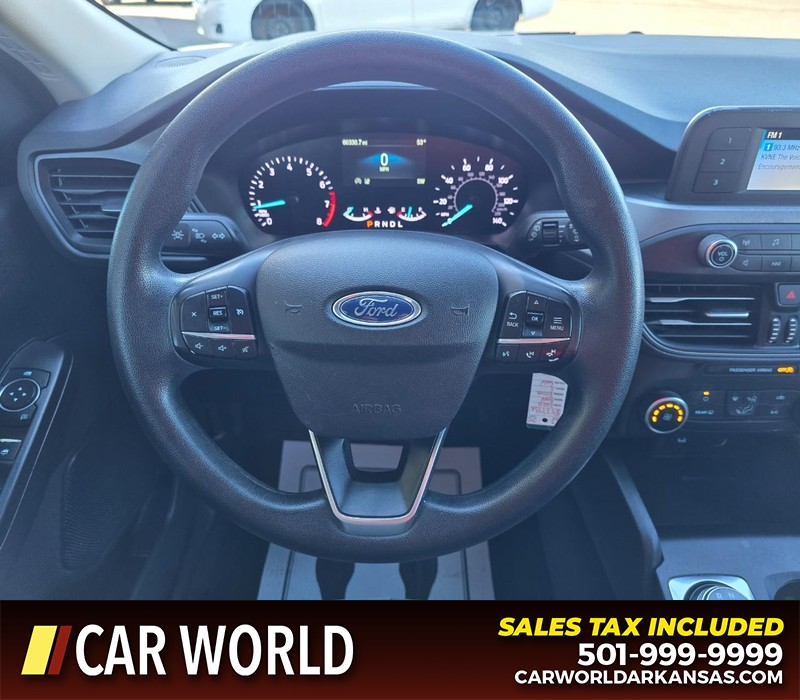 Ford Escape Vehicle Full-screen Gallery Image 15