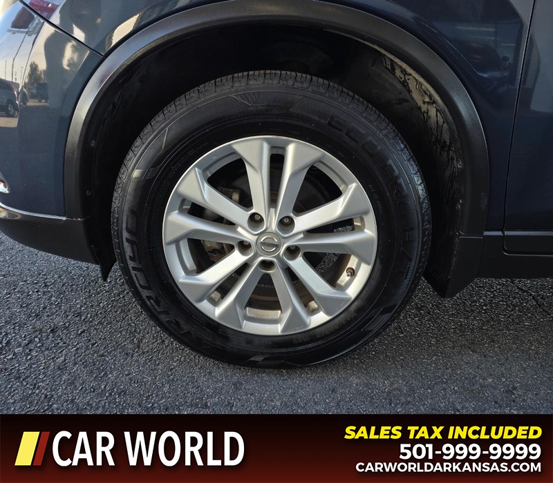 Nissan Rogue Vehicle Full-screen Gallery Image 6